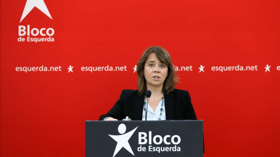 A coordenadora do Bloco de Esquerda (BE), Catarina Martins, durante a conferência de imprensa sobre medidas a adotar no quadro do Estado de Emergência, na sede do partido em Lisboa, 12 de novembro de 2020. MANUEL DE ALMEIDA/ LUSA