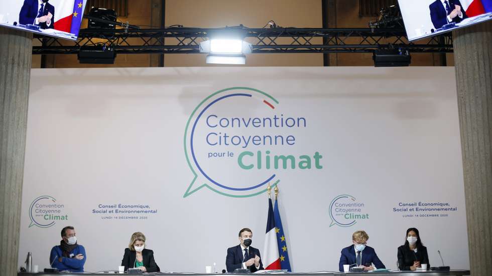 epa08884047 
France’s President Emmanuel Macron (C) during a Citizens' Convention on Climate, in Paris, France, 14 December 2020.  EPA/Thibault Camus / POOL POOL MAXPPP OUT