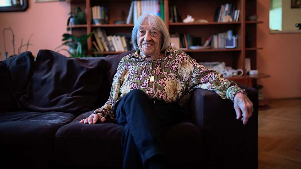epa08116785 Agnes Keleti, former Hungarian Olympic gold medal winning gymnast is portrayed at her apartment in Budapest, Hungary, 10 January 2020. Keleti turned 99 on 09 January 2020, she is the oldest living Olympic champion and a Holocaust survivor. She won 10 medals in gymnastics - including five golds - at the 1952 Helsinki Games and at the 1956 Melbourne Games.  EPA/Tamas Kovacs HUNGARY OUT