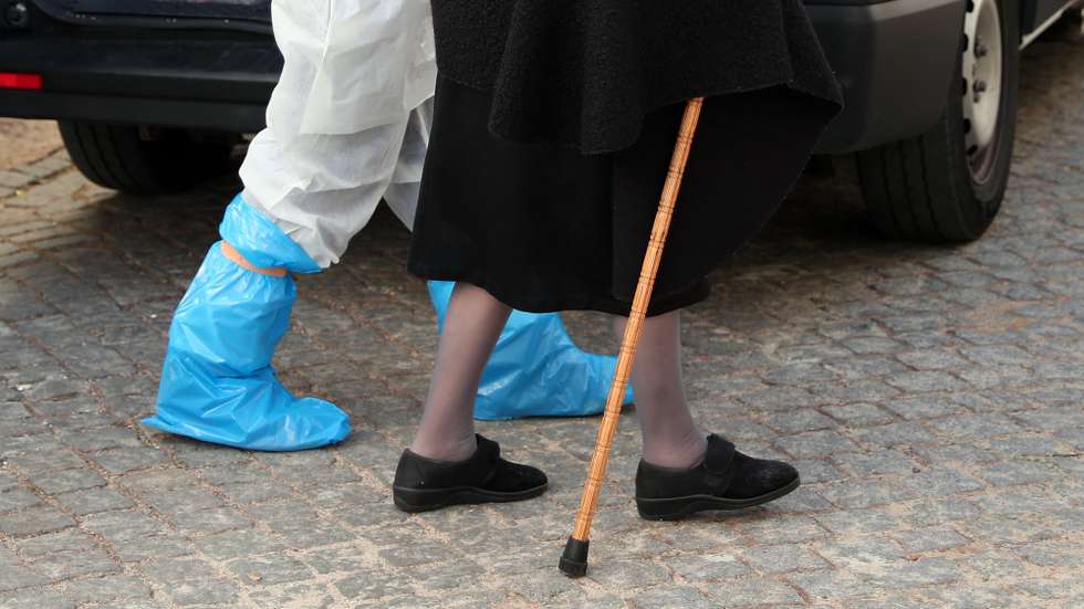 Utente de lar de Beja e profissional de saúde