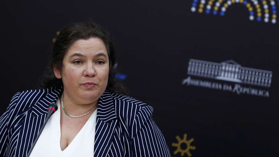 A ministra da Modernização do Estado e da Administração Pública, Alexandra Leitão, durante a audição na Comissão de Administração Pública, Modernização Administrativa, Descentralização e Poder Local  que decorreu na Assembleia da República, em Lisboa,  27 de abril de 2021. ANTÓNIO COTRIM/LUSA