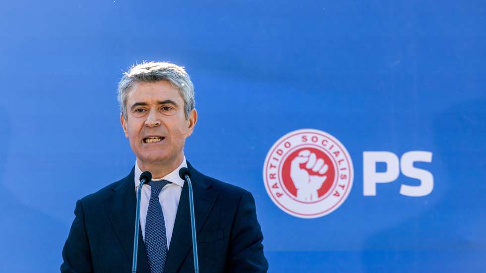 O secretário-geral do Partido Socialista (PS), José Luis Carneiro, usa da palavra durante a apresentação pública da sua candidatura a secretário-geral do partido, na sede do PS, em Lisboa, 28 de fevereiro de 2026. JOSÉ SENA GOULÃO/LUSA