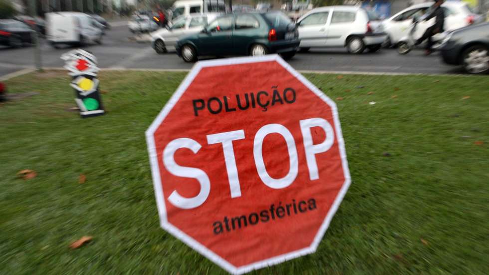 "Irrita as vias respiratórias, agrava doenças como a asma e está associado a maior risco de problemas respiratórios e cardiovasculares"