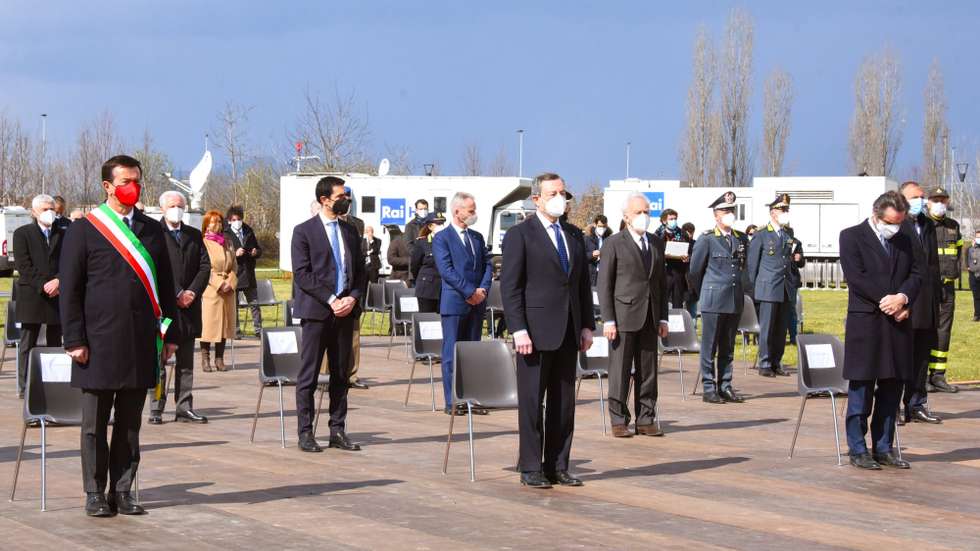 epa09082143 The mayor of Bergamo Giorgio Gori (L) Italian Prime Minister Mario Draghi (C) , the Governor of Lombardy Region Attilio Fontana(R) attend the inauguration of the 'Wood of Memory', as part of the COVID victims remembrance day, in Bergamo, Italy, 18 March 2021. Italy is celebrating its first national day of remembrance and mourning for the coronavirus dead.  EPA/FILIPPO VENEZIA