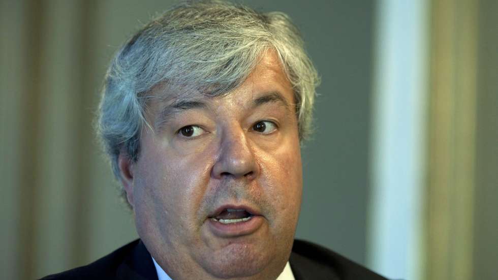 Para o Governo, a proibição "tem enquadramento na lei de proteção civil e na lei de saúde pública" devido à situação de calamidade