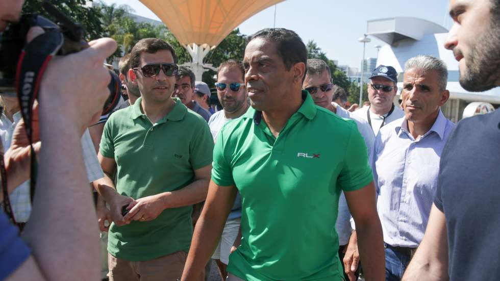 Álvaro Sobrinho é um dos principais investidores da Holdimo e esteve em junho de 2018 no Altice Arena onde foi votada a destituição de Bruno de Carvalho da presidência do Sporting
