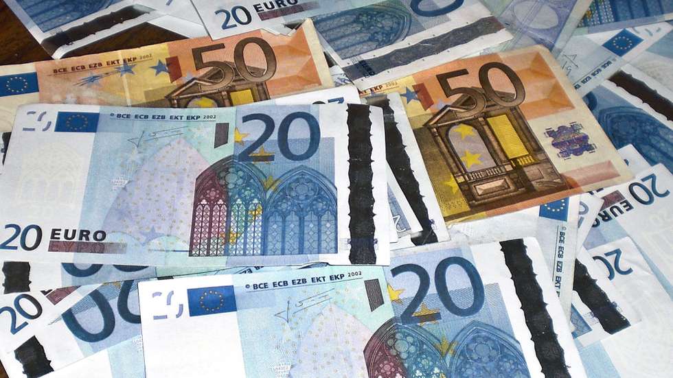 Os suspeitos foram constituídos arguidos pela alegada prática dos crimes de introdução fraudulenta no consumo e de fraude fiscal