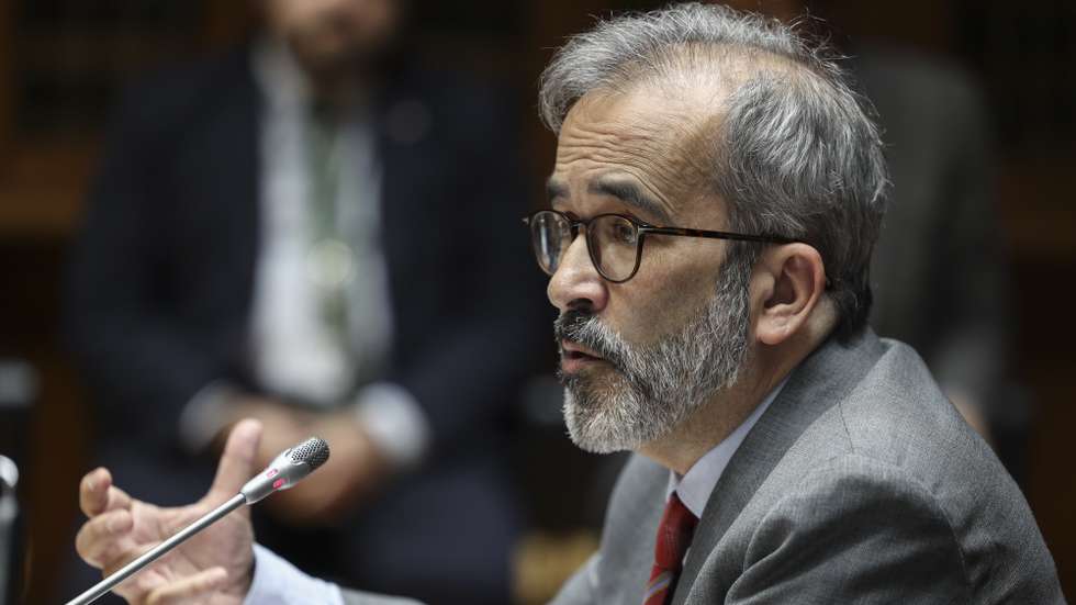 O ministro de Estado e dos Negócios Estrangeiros, Paulo Rangel, intervém na sua audição perante a Comissão de Negócios Estrangeiros e Comunidades Portuguesas, na Assembleia da República, em Lisboa, 04 de fevereiro de 2025. MIGUEL A. LOPES/LUSA