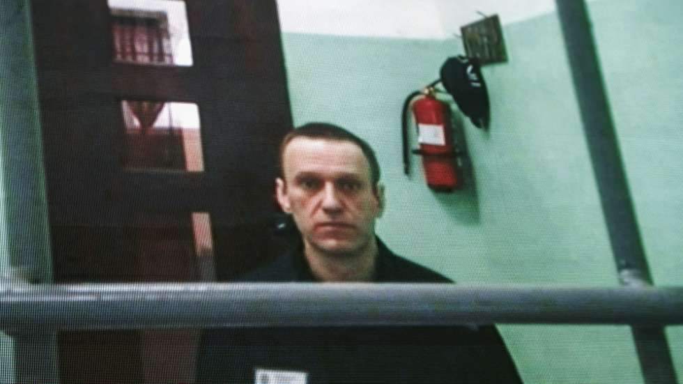 epa11023219 (FILE) Russian opposition figure Alexei Navalny is seen on a screen via a video link from his corrective colony during a hearing about his right to correspond while in jail, at the Russian Supreme Court in Moscow, Russia, 22 June 2023 (reissued 11 December 2023). Alexei Navalny is no longer listed in the IK-6 and IK-7 corrective colonies in the Vladimir region, spokeswoman of Navalny, Kira Yarmysh, published on 11 December 2023 on the X news service, formerly Twitter. ''The fact that we can't find Alexei is particularly worrying'', she said on X.  EPA/SERGEI ILNITSKY