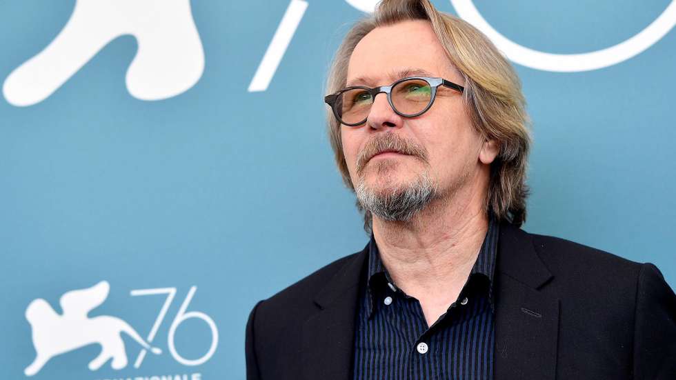 epa07809954 British actor Gary Oldman poses at a photocall for 'The Laundromat' during the 76th annual Venice International Film Festival, in Venice, Italy, 01 September 2019. The movie is presented in official competition 'Venezia 76' at the festival running from 28 August to 07 September.  EPA/ETTORE FERRARI