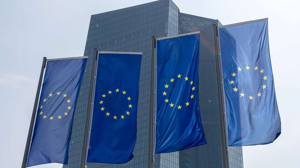 epa08432152 (FILE) - Flags fly in front of the European Central Bank (ECB) before a press conference of the Governing Council of the European Central Bank in Frankfurt Main, Germany, 10 April 2019 (reissued 19 May 2020) The European Central Bank (ECB) is to publish the euro area balance of payments for March 2020 on 20 May 2020.  EPA/RONALD WITTEK *** Local Caption *** 55115424