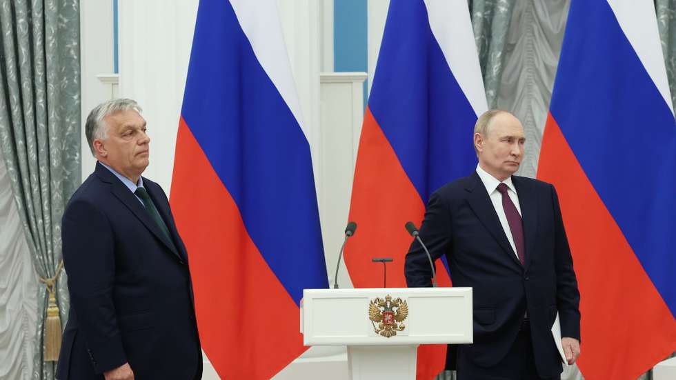 epa11459982 Hungarian Prime Minister Viktor Orban (L) and Russian President Vladimir Putin (R) attend a joint press conference after their negotiation at the Kremlin in Moscow, Russia, 05 July 2024. Viktor Orban arrived in Moscow for a one-day working visit.  EPA/VALERIY SHARIFULIN/SPUTNIK/KREMLIN POOL MANDATORY CREDIT