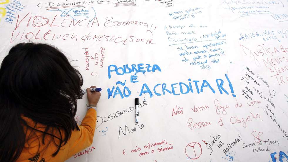 Algumas das medidas incluem a sensibilização de professores, a garantia de um psicólogo para cada mil alunos ou a criação de consultórios de saúde oral nos centros de saúde