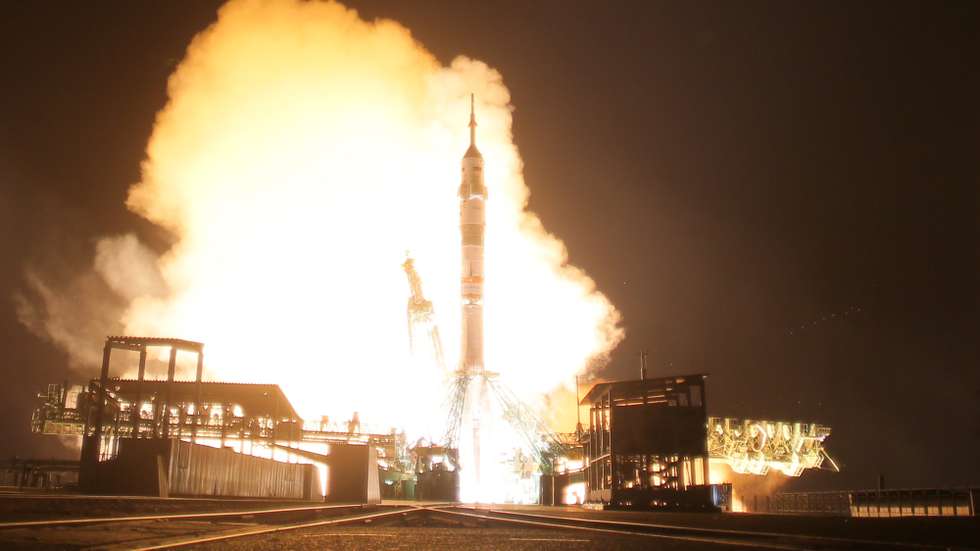 epaselect epa11599172 A Russian Soyuz 2.1a booster rocket with the Soyuz MS-26 spacecraft lifts off from the launch pad at the Baikonur cosmodrome, in Baikonur, Kazakhstan, 11 September 2024. The rocket is carrying expedition 72 crewmembers Roscosmos cosmonauts Alaxey Ovchinin, Ivan Vagner and NASA astronaut Don Pettit to the International Space Station (ISS).  EPA/MAXIM SHIPENKOV