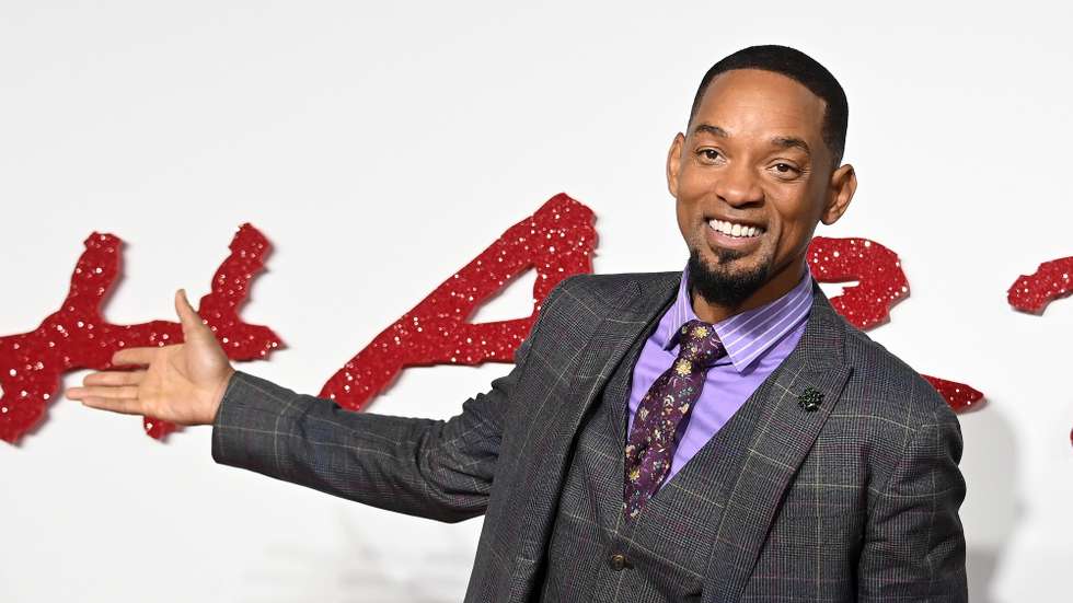 epa09588022 US actor and cast members Will Smith attends the premiere of 'King Richard' in  London, Britain, 17 November 2021. The movie is released in British theaters on 19 November 2021.  EPA/ANDY RAIN