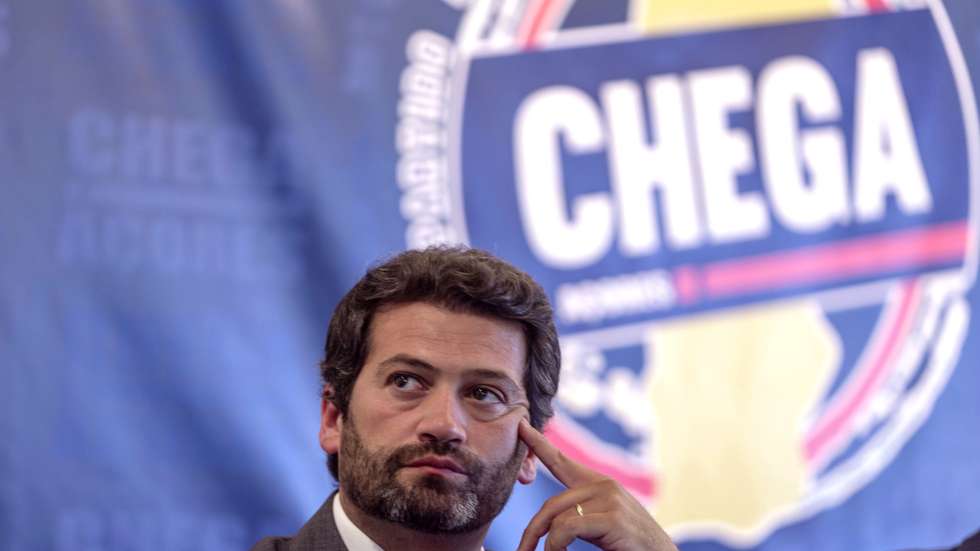 O presidente do Chega, André Ventura, durante a sessão de encerramento da I Convenção do Chega/Açores realizada no Salão Nobre da Junta de Freguesia de S. Pedro Bairro das Laranjeiras, em Ponta Delgada, Ilha de São Miguel, Açores,13 de junho de 2020. EDUARDO COSTA/LUSA