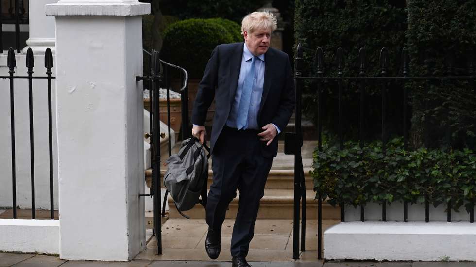 epa10536454 Britain's former Prime Minster Boris Johnson departs his home in London, Britain, 22 March 2023. Johnson is set to give evidence to MPs who are investigating accusations that he misled parliament over Partygate after breaching covid rules in 2020.  EPA/NEIL HALL