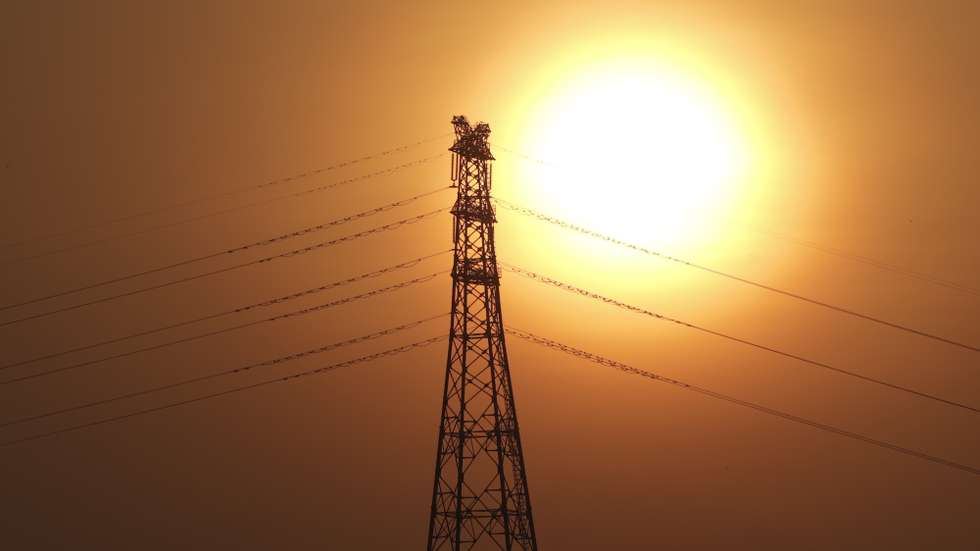 epa07532113 The sun sets behind the electric tower in Yangon, Myanmar, 27 April 2019. Searing summer has put Myanmar under extreme conditions as the heat continues to break records with high temperatures in Yangon and five other cities across Myanmar. According to Myanmar's Department of Meteorology and Hydrology on 27 April, the temperature in Yangon on 26 April reached its record high at 42 degrees (107.6 degrees Fahrenheit) in 51 years.  EPA/LYNN BO BO