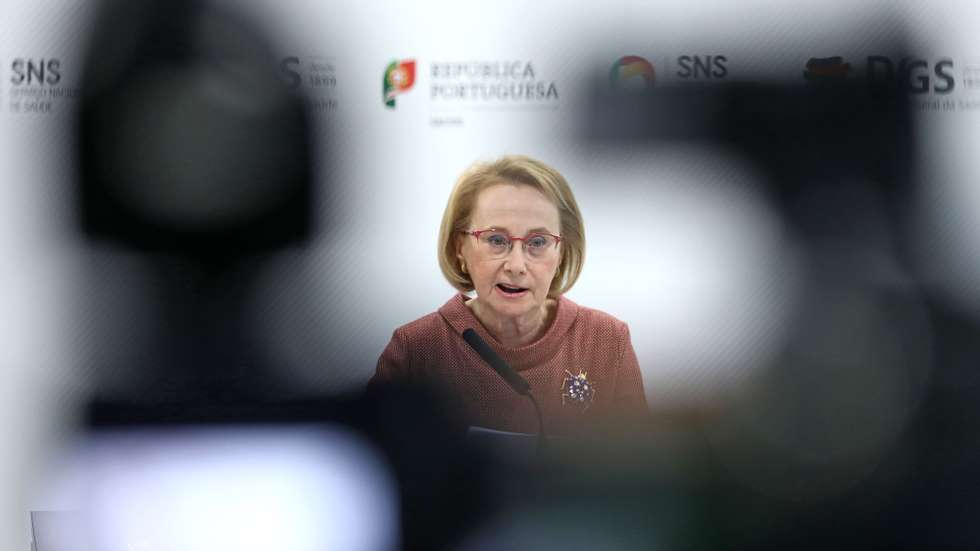 A Diretora-Geral da Saúde, Graça Freitas, fala aos jornalistas durante a conferência de imprensa diária de atualização da situação epidemiológica em Portugal, relativa à infeção pelo novo coronavírus (Covid-19), realizada no Ministério da Saúde, em Lisboa, 02 de novembro de 2020. Portugal regista até ao momento 2.590 (+46) mortes associadas à Covid-19, e 146.847 (+2.506) infetados, segundo o boletim divulgado pela Direção-Geral da Saúde (DGS). ANTÓNIO PEDRO SANTOS/POOL/LUSA