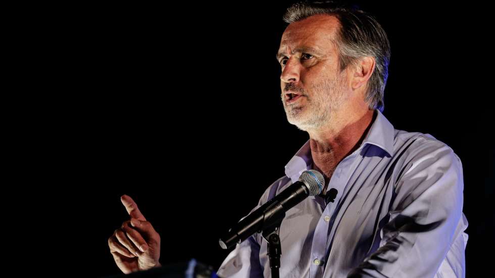 O presidente do partido e deputado único, João Cotrim Figueiredo, discursa durante a iniciativa 'Rentrée" política "A'gosto da Liberdade", em Albufeira, Faro, 13 de agosto de 2021. LUÍS FORRA/LUSA