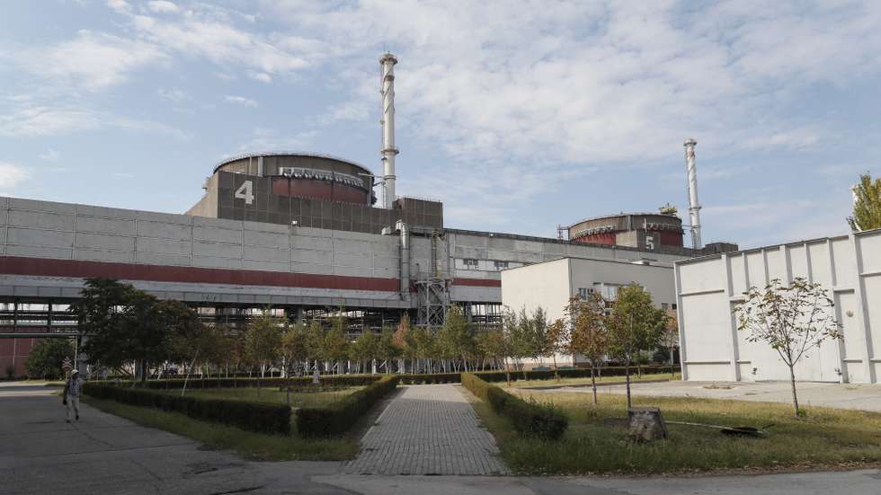 epa10153160 A picture taken during a visit organised by the Russian military shows a view of the Zaporizhzhia Nuclear Power Plant in Enerhodar, southeastern Ukraine, 01 September 2022. During several hours of work at the Zaporizhzhia  NPP, the IAEA mission received key information about the situation at the nuclear power plant with explanations from the personnel, said Rafael Grossi, head of the IAEA delegation. Zaporizhzhia Nuclear Power Plant in Enerhodar is the largest nuclear power plant in Europe with six power units. The first was put into operation in December 1984, the sixth in October 1995. According to the authorities, recently only the fifth and sixth power units have been operating at 60 percent and 80 percent, respectively, including ongoing supplies to Ukraine.  EPA/YURI KOCHETKOV