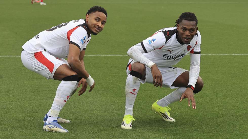 epa12787283 AC Milan's Rafael Leao (R) celebrates with teammate Christopher Nkunku after scoring the 0-2 goal during the Italian Serie A soccer match between US Cremonese and AC Milan at the Giovanni Zini stadium in Cremona, Italy, 01 March 2026.  EPA/DAVIDE CASETINI