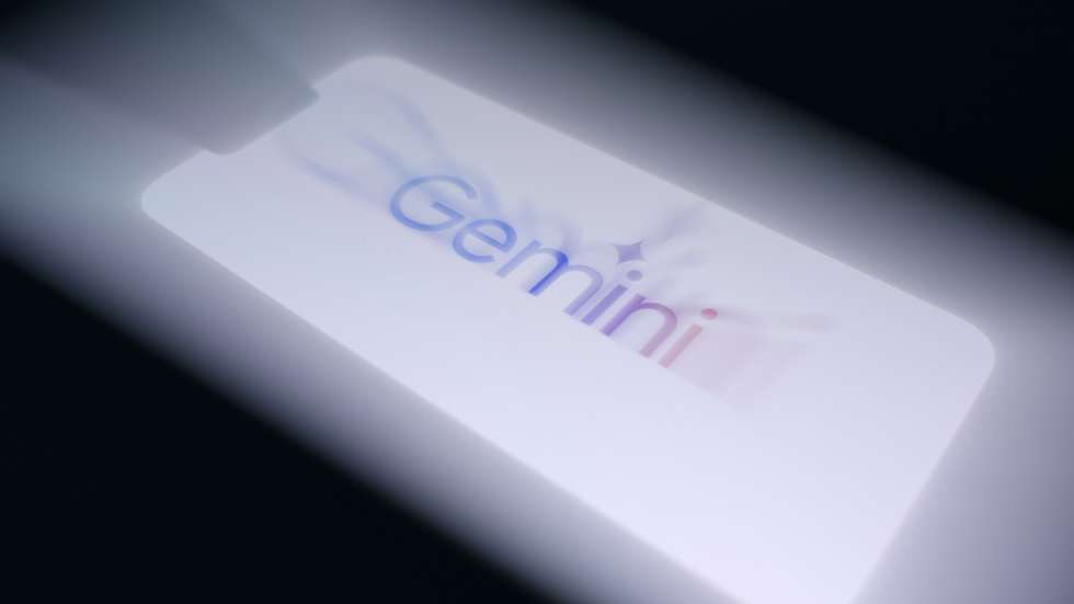 epa13026225 The Google Gemini logo is displayed on a mobile phone in Liverpool, Britain, 09 June 2026. Leading AI (artificial intelligence) and technology companies Anthropic, OpenAI, and SpaceX are preparing to go public this year at an estimated combined valuation of around four trillion dollars (approximately 3.44 trillion euros).  EPA/ADAM VAUGHAN