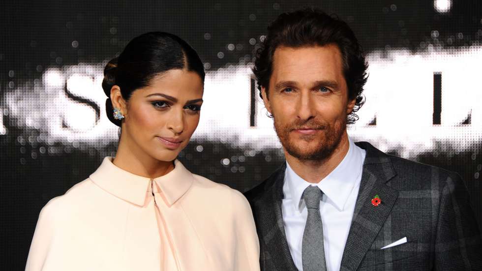 O ator e a sua esposa, Camila Alves, passaram a semana passada junto das famílias das vítimas