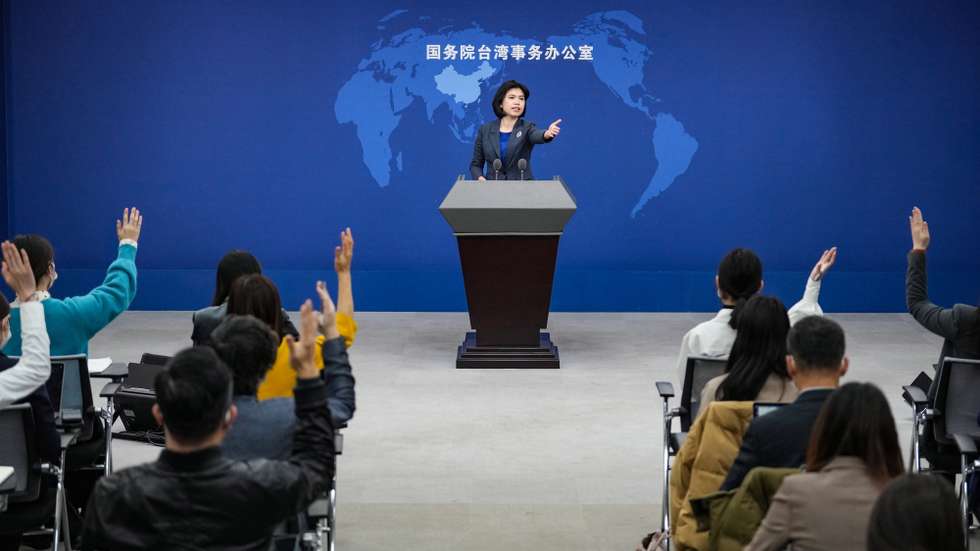 epa10483991 Zhu Fenglian, spokesperson for the Taiwan Affairs Office of the State Council, gestures at a press conference in Beijing, China, 22 February 2023. The Chinese mainland will make utmost efforts to facilitate exchanges across the Taiwan Strait and reduce the costs of such activities, said a mainland spokesperson on 22 February 2023.  EPA/XINHUA / Chen Yehua CHINA OUT / MANDATORY CREDIT  EDITORIAL USE ONLY