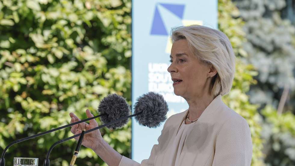 epa13113260 European Commission President Ursula Von der Leyen speaks during a joint press conference with Ukrainian President Volodymyr Zelensky (not pictured) in Kyiv, Ukraine, 15 July 2026. Ursula von der Leyen arrived in Kyiv to meet with senior Ukrainian officials amid the ongoing Russian invasion.  EPA/SERGEY DOLZHENKO