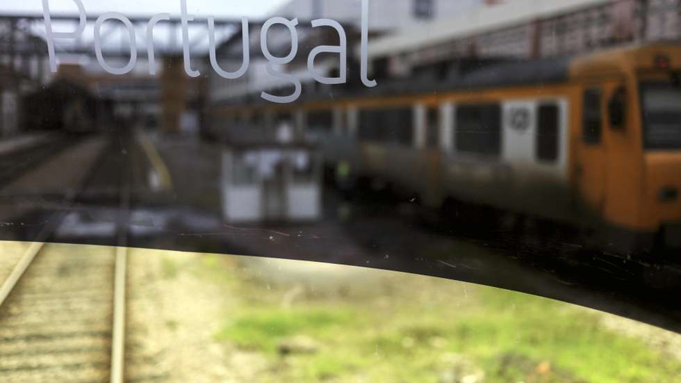 Uma carruagem da CP na estação de comboios de Viana do Castelo, 30 de janeiro de 2017. A eletrificação do troço entre Nine e Viana do Castelo da Linha do Minho, hoje consignada, vai custar 16 milhões e estará concluída no terceiro trimestre de 2018. ESTELA SILVA/LUSA