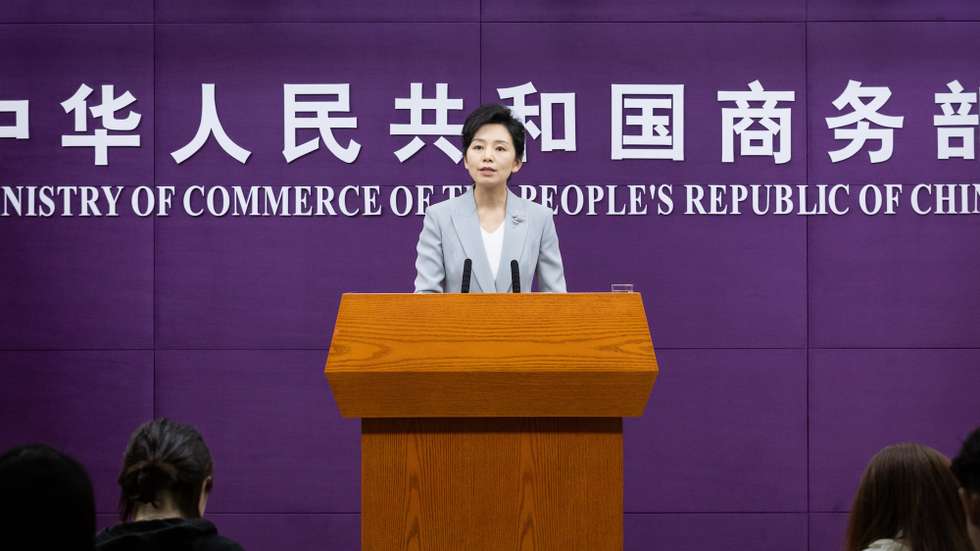 epa12022119 The spokesperson of the Chinese Ministry of Commerce, He Yongqian, holds a press conference in Beijing, China, 10 April 2025. From April 10, all goods imported to China from the United States are subject to a "tariff of 84 percent on the basis of the current applicable tariff rate", according to the General Administration of the Customs of the People's Republic of China.  EPA/JESSICA LEE