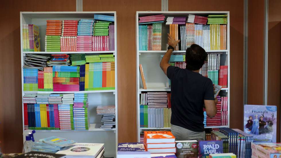 Últimos preparativos para a abertura da Feira do Livro do Porto, 26 Agosto de 2020. A edição deste ano realiza-se entre os dias 28 de agosto e 13 de setembro nos jardins do Palácio de Cristal. (ACOMPANHA TEXTO DE 27/08/2020) ESTELA SILVA/LUSA