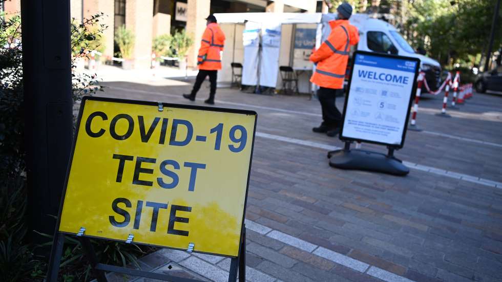 Centro de testes PCR à Covid-19 em Londres, Reino Unido.