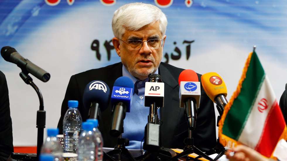 epa05075526 Former Iranian vice president and head of the reformist Islamic Iran Participation Front (IIPF), Mohammad Reza Aref speaks during a press conference in Tehran, Iran, 19 December 2015. Media reported that Aref, who is the top candidate of reformist for the upcoming parliament elections, voiced hope for a change of power in parliament, wishing the reformists could achieve victory like the presidential elections 2013. Iran on 19 December began registering candidates for the upcoming parliamentary elections scheduled for 26 February 2016.  EPA/ABEDIN TAHERKENAREH