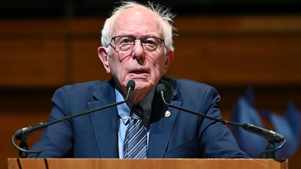 epa12964957 US Senator Bernie Sanders delivers a speech during 38th Turin International Book Fair at the Lingotto Congress Center Auditorium, in Turin, Italy, 16 May 2026. The Turin International Book Fair runs from 14 to 18 May 2026.  EPA/ALESSANDRO DI MARCO