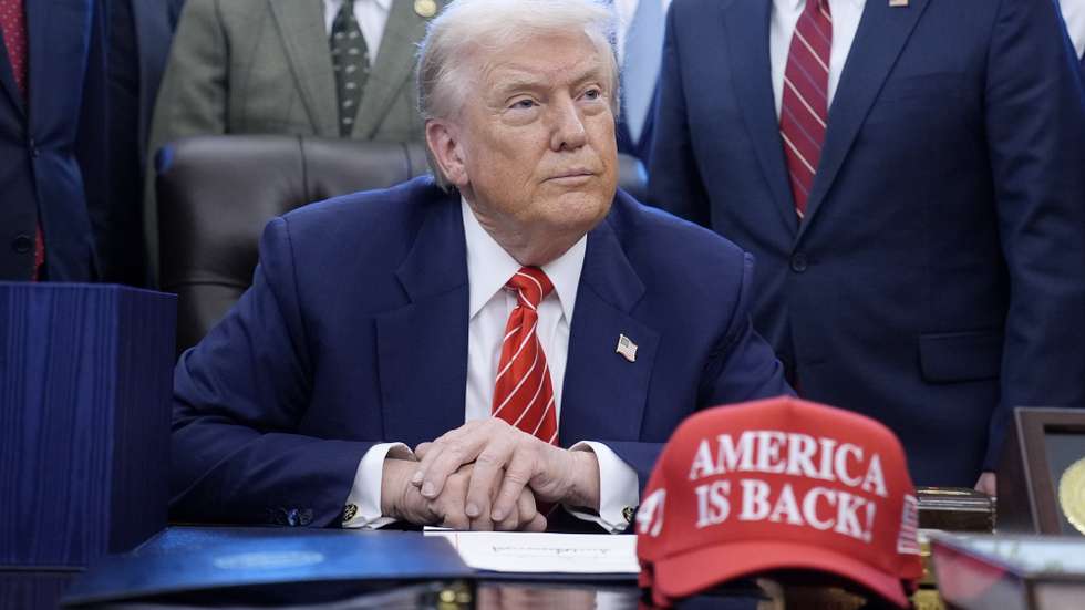 epa12703521 US President Donald Trump (C) looks on as he participates in a bill signing ceremony in the Oval Office of the White House in Washington, DC, USA, 03 February 2026. The bill passed by the House of Representatives restores funding for several major federal departments, ending the partial government shutdown that began on 31 January.  EPA/YURI GRIPAS / POOL