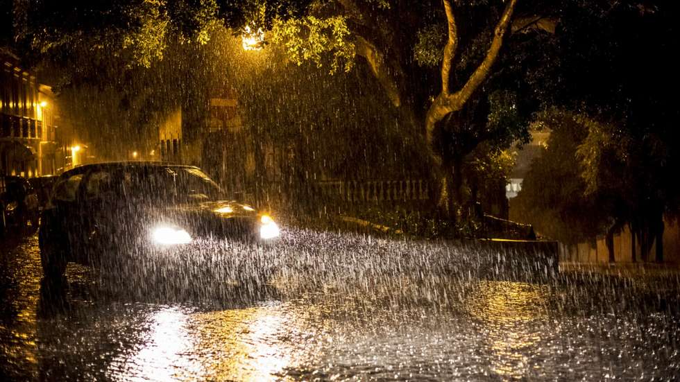 O aviso amarelo, o terceiro mais grave de uma escala de quatro, indica situação de risco para determinadas atividades dependentes da situação meteorológica