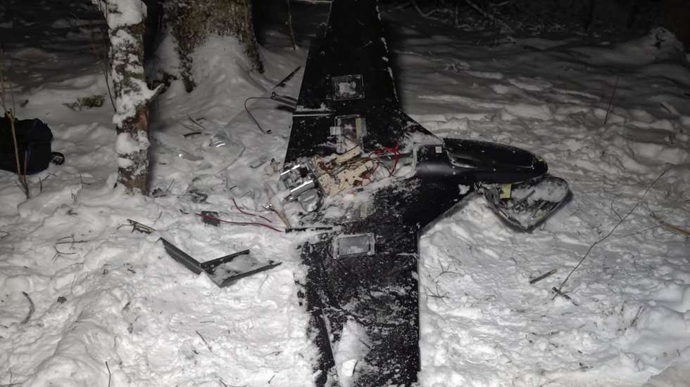 epa12620163 A still image taken from a handout video provided on 31 December 2025 (issued 01 January 2026), by the Russian Defence Ministry press-service shows a wreckage of an unmanned aerial vehicle that was shot down allegedly during an attempted strike on Russian President Vladimir Putin's official residence in the northwestern Novgorod region.  EPA/RUSSIAN DEFENCE MINISTRY PRESS SERVICE/HANDOUT  HANDOUT EDITORIAL USE ONLY/NO SALES