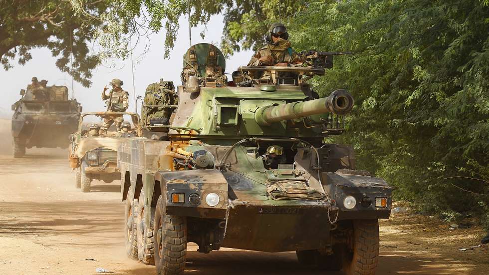 epa09765119 (FILE) - French soldiers patrol in Diabaly, Mali, 23 January 2013 (reissued 17 February 2022). France announced on 17 February 2022, that it is withdrawing its troops from Mali in a joint statement issued ahead of an EU-Africa summit in Brussels.  EPA/NIC BOTHMA