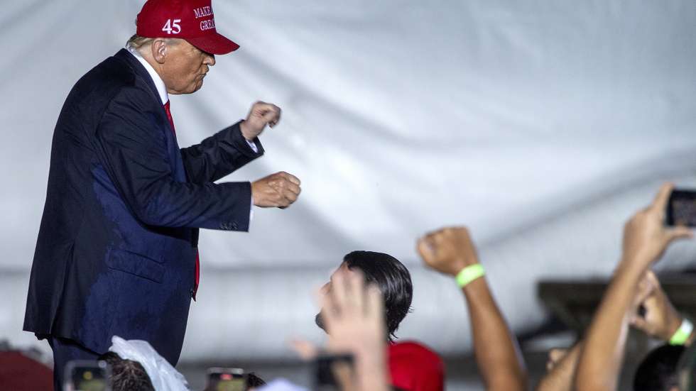 epaselect epa10291750 Former US President Donald Trump dances after giving a speech at a rally in support of Florida Senator Marco Rubio (not pictured) in the midterm elections, in Miami, Florida, USA, 06 November 2022. The US midterm elections are held every four years at the midpoint of each presidential term and this year include elections for all 435 seats in the House of Representatives, 35 of the 100 seats in the Senate and 36 of the 50 state governors as well as numerous other local seats and ballot issues.  EPA/CRISTOBAL HERRERA-ULASHKEVICH
