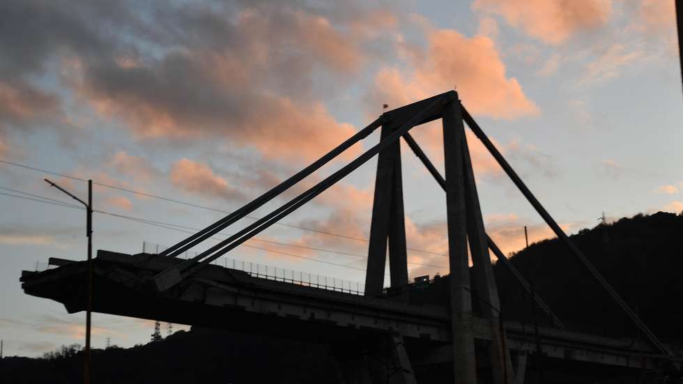 epa07142617 A view of the collapsed Morandi highway bridge in Genoa, northern Italy, 05 November 2018. The debris will be analyzed in a laboratory near Zurich, Switzerland to assess the corrosion and quality of the materials used at the time of construction of the viaduct. The Morandi bridge partially collapsed on 14 August, killing 43 people.  EPA/LUCA ZENNARO