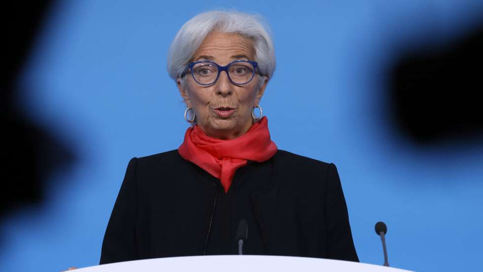 epa09644962 European Central Bank (ECB) President Christine Lagarde speaks during a press conference following the meeting of the Governing Council of the European Central Bank in Frankfurt am Main, Germany, 16 December 2021. The ECB Governing Council will hold a monetary policy meeting on 16 December.  EPA/RONALD WITTEK/POOL