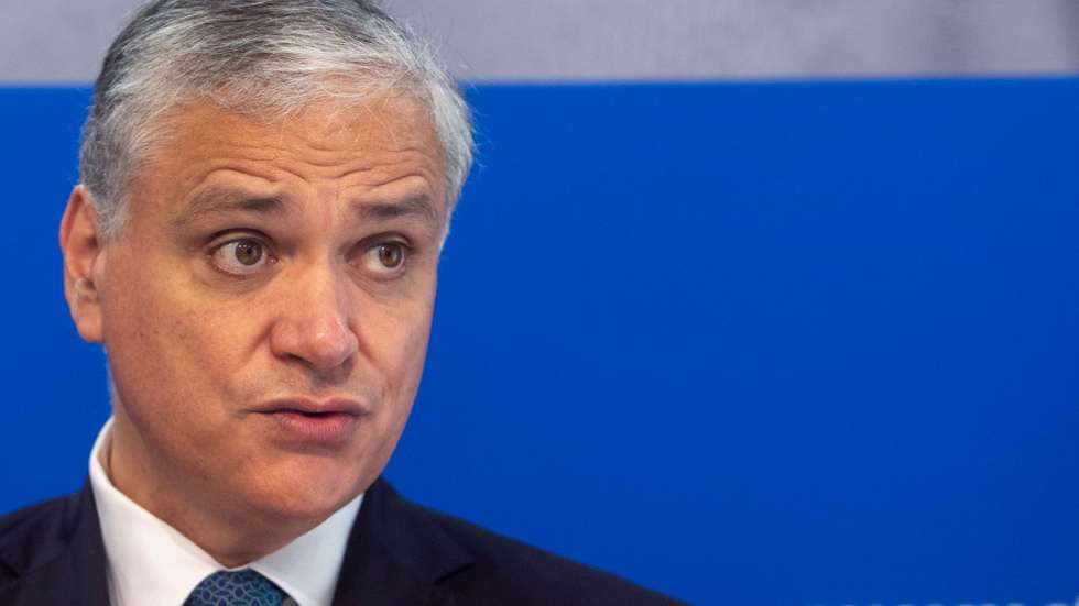 O presidente do PS/Açores, Vasco Cordeiro, intervém na conferência de imprensa em Ponta Delgada, ilha de são Miguel, Açores, 09 de Fevereiro de 2024. O líder da estrutura partidária do PS/Açores anunciou hoje que vai votar contra o Programa do Governo da coligação PSD/CDS-PP/PPM, que venceu no domingo as eleições regionais sem maioria absoluta. EDUARDO COSTA/LUSA