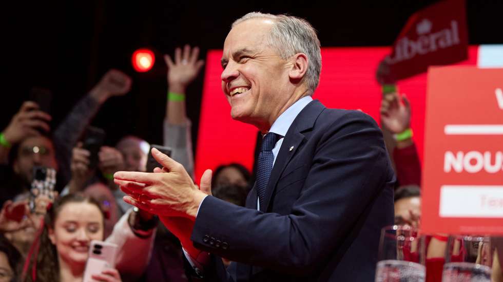epaselect epa12061719 Canadian Prime Minister Mark Carney celebrates his election win at the Liberal Party election night event in Ottawa, Ontario, Canada, 28 April 2025. Carney was elected prime minister after Canadians went to the polls earlier in the day.  EPA/ERIC REID