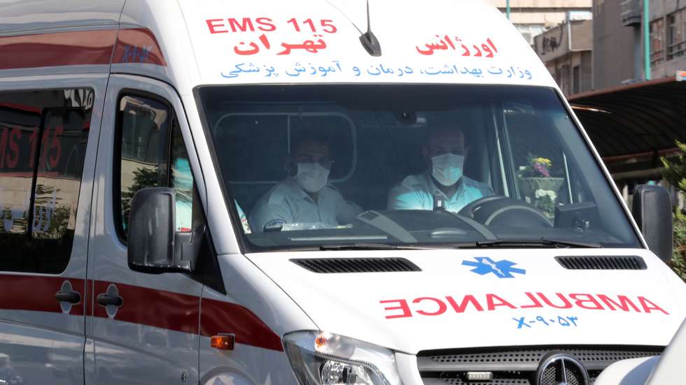 epa08761529 An Ambulance drives past in a street in Tehran, Iran, 21 October 2020. According to the Iranian Health ministry, Iran reported its highest daily COVID-19 infections by announcing 5616 new infections and 312 deaths in past 24 hours as it appears that Iran is in the grip of a third wave of COVID-19 outbreak.  EPA/ABEDIN TAHERKENAREH