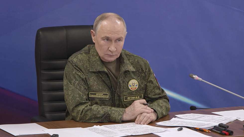 epa12614738 A still image taken from a handout video provided on 27 December 2025 by the Kremlin.ru shows Russian President Vladimir Putin during a visit to a command post of Russian Army amid the Russian-Ukrainian conflict in an undisclosed location. Russian forces have taken control of the town of Dimitrov (Mirnograd) in the Donetsk People's Republic (DPR) and the town of Gulyaipole in the Zaporozhye region, Russian General Staff Chief Valery Gerasimov said.  EPA/KREMLIN.RU / HANDOUT  HANDOUT EDITORIAL USE ONLY/NO SALES