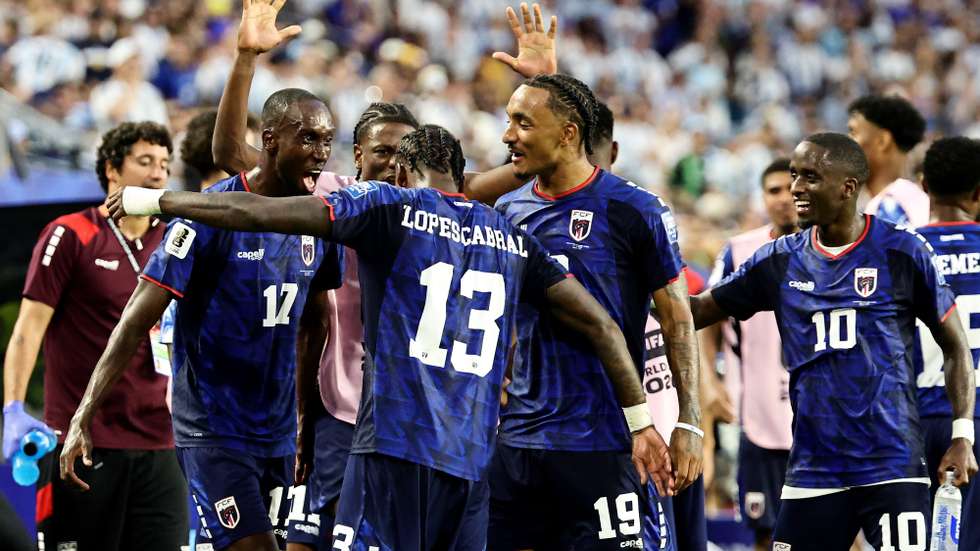 epa13084858 Sidny Lopes Cabral (no.13) of Cape Verde celebrates with teammates after scoring the 2-2 during the FIFA World Cup 2026 Round of 32 match Argentina against Cape Verde, in Miami, USA, 03 July 2026.  EPA/RONALD WITTEK