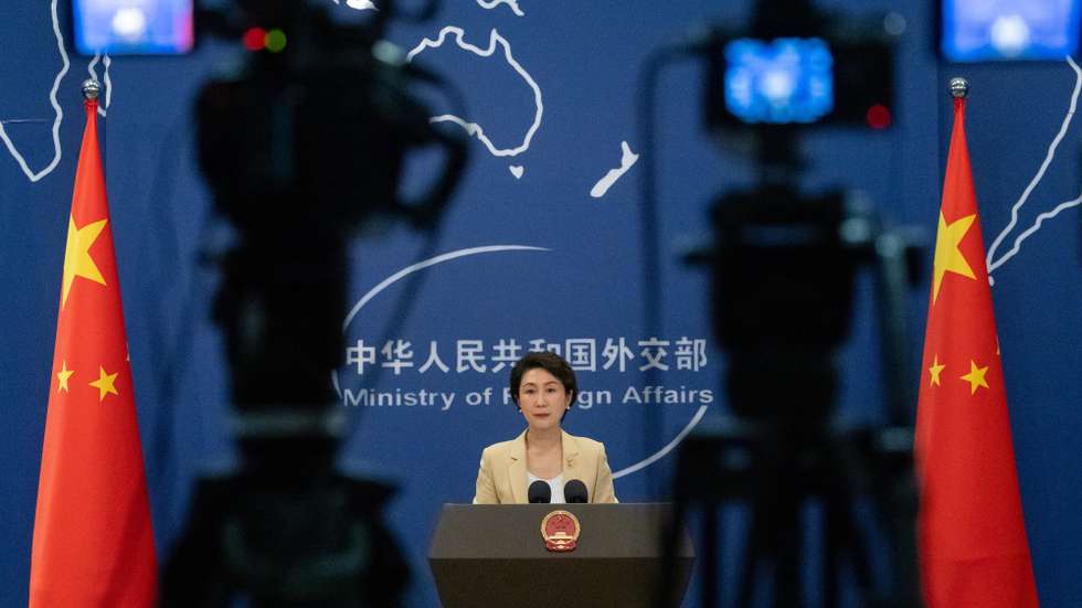 epa12532775 Chinese Foreign Ministry spokesperson Mao Ning speaks during a press conference at the Foreign Ministry in Beijing, China, 18 November 2025. Mao Ning spoke about relations with Japan, among other topics.  EPA/JESSICA LEE
