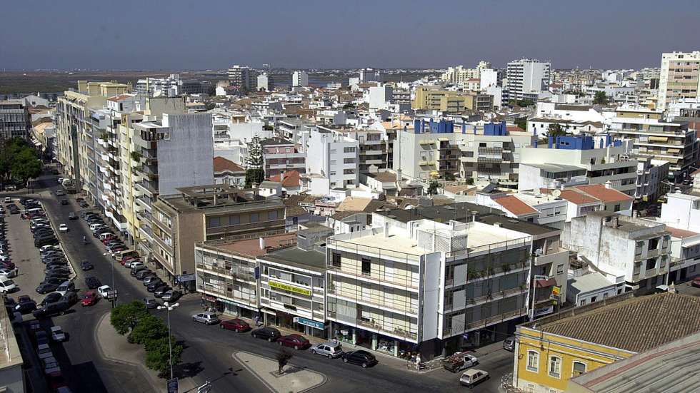 14709/00 - VISTAS DA CIDADE DE FARO.
